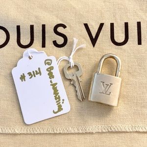 ❤️Louis Vuitton Lock and Key # 314